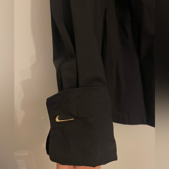 Nike Button-down Icon Clash Long-sleeve Shirt - Picture 12 of 12